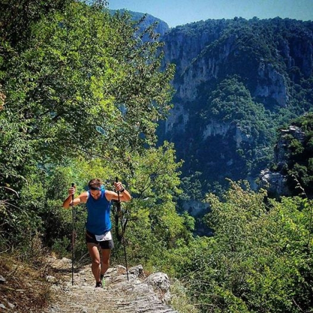 &Delta;&Epsilon;&Lambda;&Tau;&Iota;&Omicron; &Tau;&Upsilon;&Pi;&Omicron;&Upsilon; - &Zeta;&alpha;&gamma;ό&rho;&iota; &kappa;&alpha;&iota; &Kappa;&omega;&pi;&alpha;'ί'&delta;&alpha; &eta; &delta;&rho;ά&sigma;&eta; &tau;&omicron;&upsilon; &Sigma;&upsilon;&lambda;&lambda;ό&gamma;&omicron;&upsilon; "&Tau;&rho;&alpha;&chi;ί&nu;&alpha;" &gamma;&iota;&alpha; &tau;&omicron; &Sigma;&alpha;&beta;&beta;&alpha;&tau;&omicron;&kappa;ύ&rho;&iota;&alpha;&kappa;&omicron; &pi;&omicron;&upsilon; &pi;έ&rho;&alpha;&sigma;&epsilon;