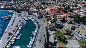 &Omicron; &Sigma;&mu;&alpha;&rho;&alpha;&gamma;&delta;έ&nu;&iota;&omicron;&sigmaf; &Mu;&alpha;&rho;&alpha;&theta;ώ&nu;&iota;&omicron;&sigmaf; &sigma;&tau;&omicron; &nu;&eta;&sigma;ί &tau;&omega;&nu; &Iota;&pi;&pi;&omicron;&tau;ώ&nu;