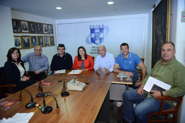 &Tau;&iota;&mu;&omicron;ύ&mu;&epsilon; &tau;&omicron;&nu; &Alpha;&lambda;έ&xi;&alpha;&nu;&delta;&rho;&omicron; &Pi;&alpha;&nu;&alpha;&gamma;&omicron;ύ&lambda;&eta;, &tau;&rho;έ&chi;&omicron;&upsilon;&mu;&epsilon; &gamma;&iota;&alpha; &tau;&eta;&nu; &Epsilon;&iota;&rho;ή&nu;&eta;