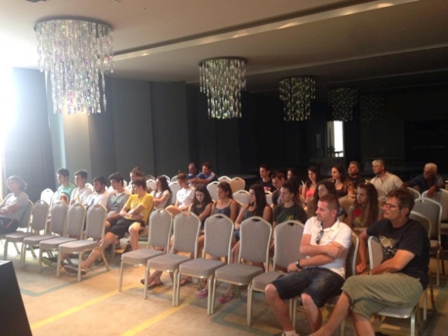 &Sigma;&tau;&iota;&sigmaf; &Sigma;έ&rho;&rho;&epsilon;&sigmaf; &omicron;&iota; &mu;&iota;&kappa;&rho;&omicron;ί &gamma;&iota;&alpha; &tau;&omicron; &kappa;&alpha;&mu;&pi; &pi;&rho;&omicron;&epsilon;&tau;&omicron;&iota;&mu;&alpha;&sigma;ί&alpha;&sigmaf;