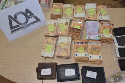 &Delta;&Epsilon;&Lambda;&Tau;&Iota;&Omicron; &Tau;&Upsilon;&Pi;&Omicron;&Upsilon; - &Epsilon;&xi;&alpha;&rho;&theta;&rho;ώ&theta;&eta;&kappa;&epsilon; &mu;&epsilon;&gamma;ά&lambda;&omicron; &kappa;ύ&kappa;&lambda;&omega;&mu;&alpha; &pi;&omicron;&upsilon; &pi;&alpha;&rho;&alpha;&sigma;&kappa;&epsilon;ύ&alpha;&zeta;&epsilon; &kappa;&alpha;&iota; &delta;&iota;&alpha;&kappa;&iota;&nu;oύ&sigma;&epsilon; &alpha;&nu;&alpha;&beta;&omicron;&lambda;&iota;&kappa;ά)