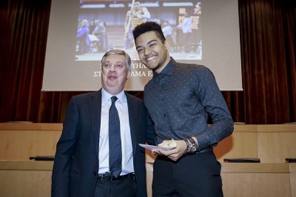 &Gamma;&iota;&alpha;&nu;&nu;&iota;ώ&tau;&eta;&sigmaf; &gamma;&iota;&alpha; ... &sigma;&epsilon;&mu;&iota;&nu;ά&rho;&iota;&omicron; &kappa;&alpha;&iota; &upsilon;&pi;&omicron;&tau;&rho;&omicron;&phi;ί&epsilon;&sigmaf; &gamma;&iota;&alpha; &tau;&omicron; &mu;έ&lambda;&lambda;&omicron;&nu; &tau;&omicron;&upsilon; &epsilon;&lambda;&lambda;&eta;&nu;&iota;&kappa;&omicron;ύ &alpha;&theta;&lambda;&eta;&tau;&iota;&sigma;&mu;&omicron;ύ