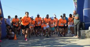 4&omicron; ''&Tau;&rho;έ&chi;&omega; / &Alpha;&nu;&alpha;&kappa;&alpha;&lambda;ύ&pi;&tau;&omega; &tau;&eta;&nu; &Eta;&rho;&alpha;&kappa;&lambda;&epsilon;&iota;ά'' - &Alpha;&pi;&omicron;&tau;&epsilon;&lambda;έ&sigma;&mu;&alpha;&tau;&alpha;