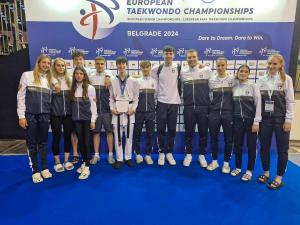 &laquo;&Alpha;&sigma;&eta;&mu;έ&nu;&iota;&omicron;&sigmaf;&raquo; &pi;&rho;&omega;&tau;&alpha;&theta;&lambda;&eta;&tau;ή&sigmaf; &Epsilon;&upsilon;&rho;ώ&pi;&eta;&sigmaf; &omicron; &Kappa;&omega;&nu;&sigma;&tau;&alpha;&nu;&tau;ί&nu;&omicron;&sigmaf; &Delta;&eta;&mu;&eta;&tau;&rho;ό&pi;&omicron;&upsilon;&lambda;&omicron;&sigmaf;