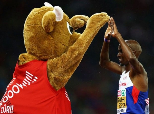 Mo Farah - &Epsilon;&upsilon;&rho;&omega;&pi;&alpha;ϊ&kappa;ό &rho;&epsilon;&kappa;ό&rho; &sigma;&tau;&alpha; &delta;ύ&omicron; &mu;ί&lambda;&iota;&alpha; (&Beta;ί&nu;&tau;&epsilon;&omicron;)