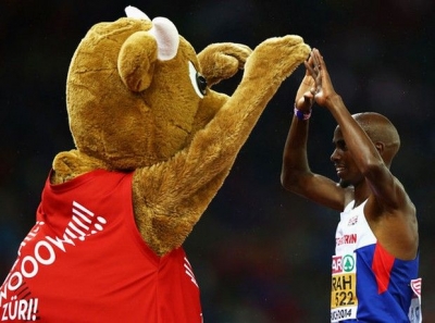 Mo Farah - &Epsilon;&upsilon;&rho;&omega;&pi;&alpha;ϊ&kappa;ό &rho;&epsilon;&kappa;ό&rho; &sigma;&tau;&alpha; &delta;ύ&omicron; &mu;ί&lambda;&iota;&alpha; (&Beta;ί&nu;&tau;&epsilon;&omicron;)